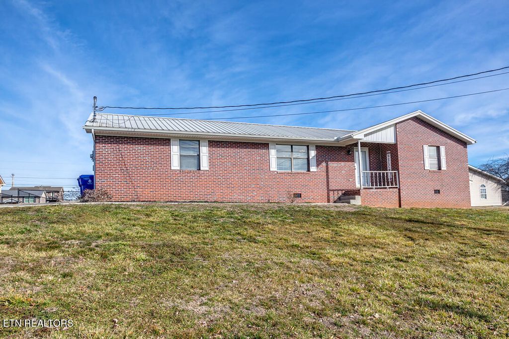 Photo of 322 Shamrock Drive, Jefferson City, TN 37760 (MLS # 1329807)