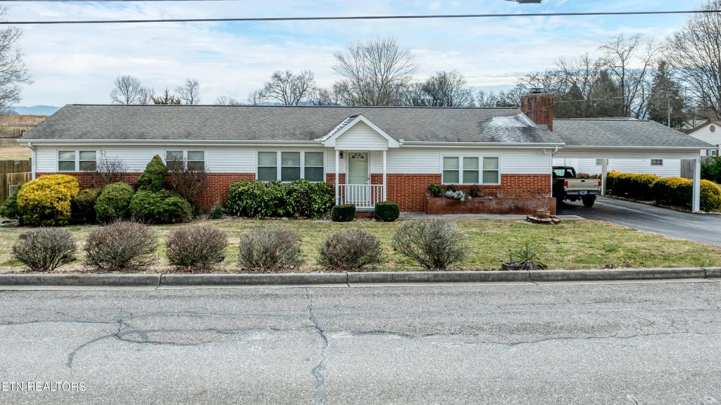 Photo of 318 Amerine Rd, Maryville, TN 37804 (MLS # 1328024)