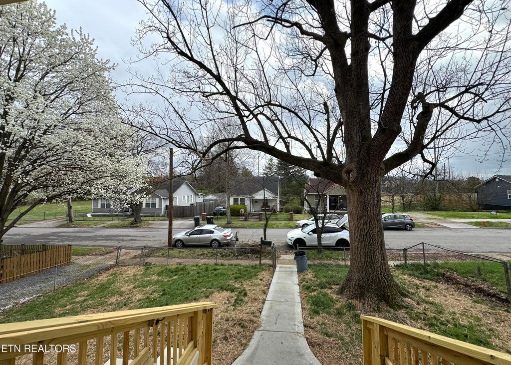 Photo of 1715 Woodbine Ave, Knoxville, TN 37917 (MLS # 1332978)