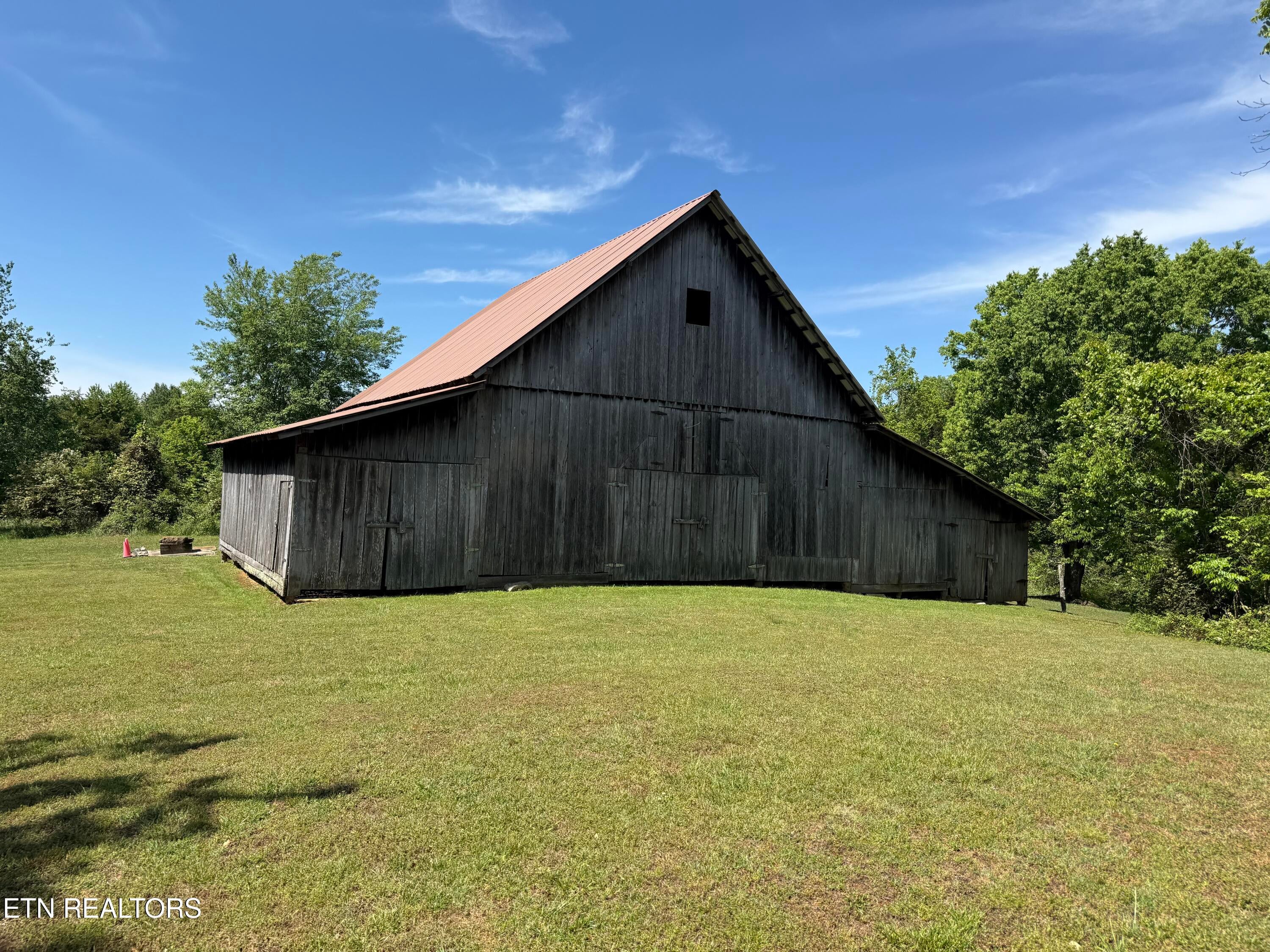 335 Nelson Cemetery Rd