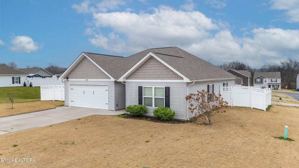 Photo of 605 Clay Drive, Talbott, TN 37877 (MLS # 1326309)