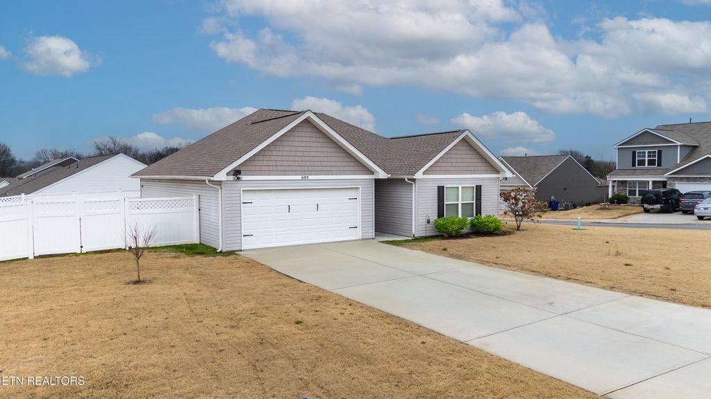Photo of 605 Clay Drive, Talbott, TN 37877 (MLS # 1326309)