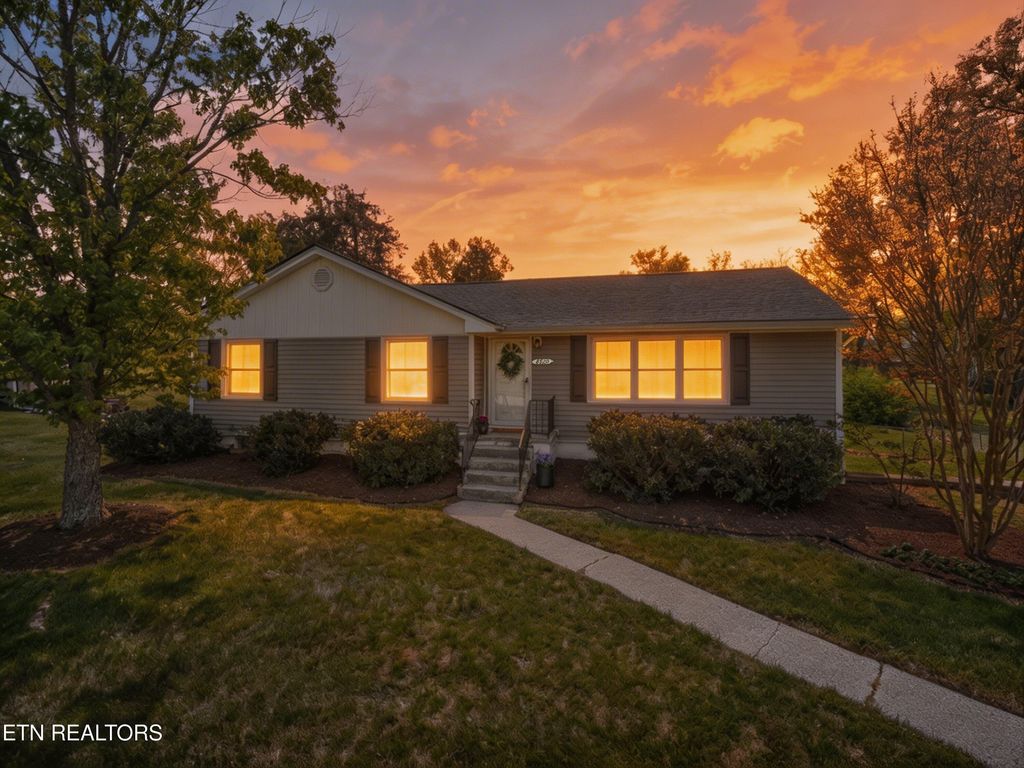 Photo of 8520 Garrison Drive, Knoxville, TN 37931 (MLS # 1336468)