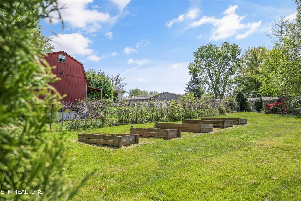 Photo of 8520 Garrison Drive, Knoxville, TN 37931 (MLS # 1336468)