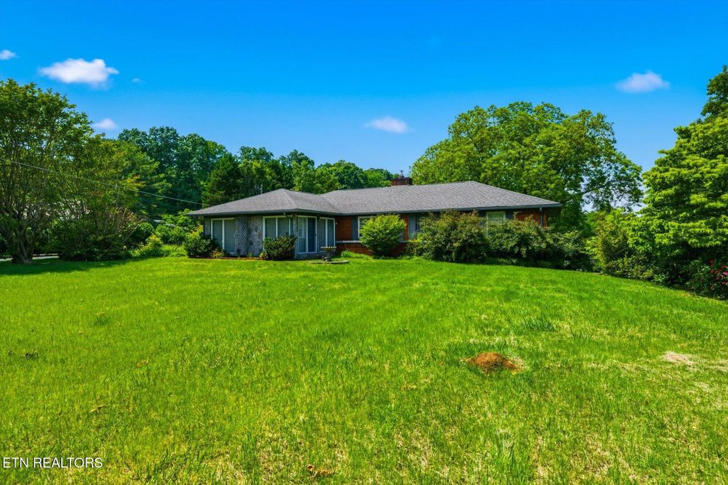 Photo of 1030 Kirk Rd Rd, Greenback, TN 37742 (MLS # 1340491)