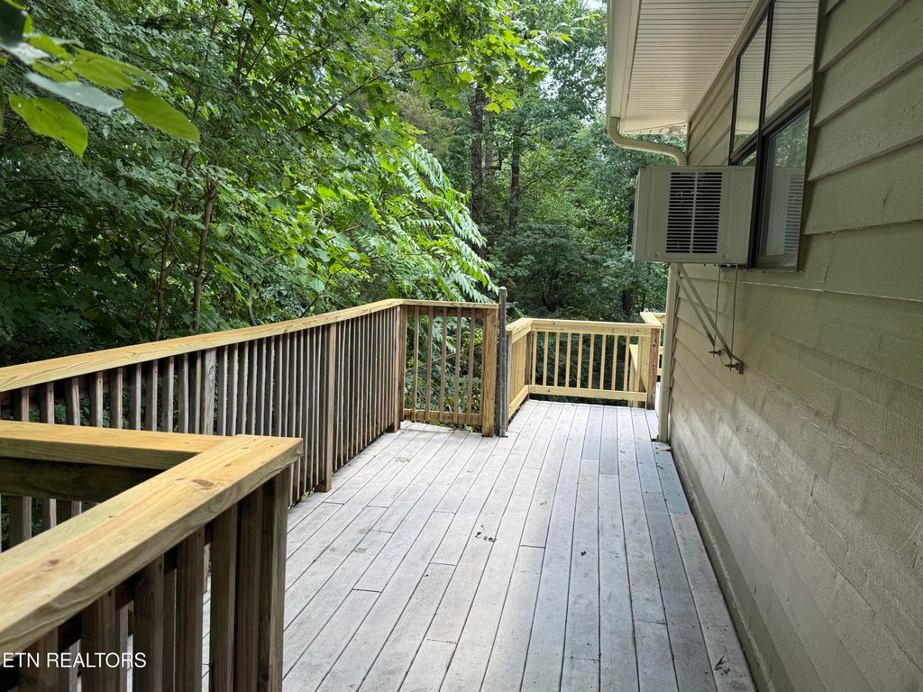 Photo of 634 Crestview Court, Seymour, TN 37865 (MLS # 1308293)