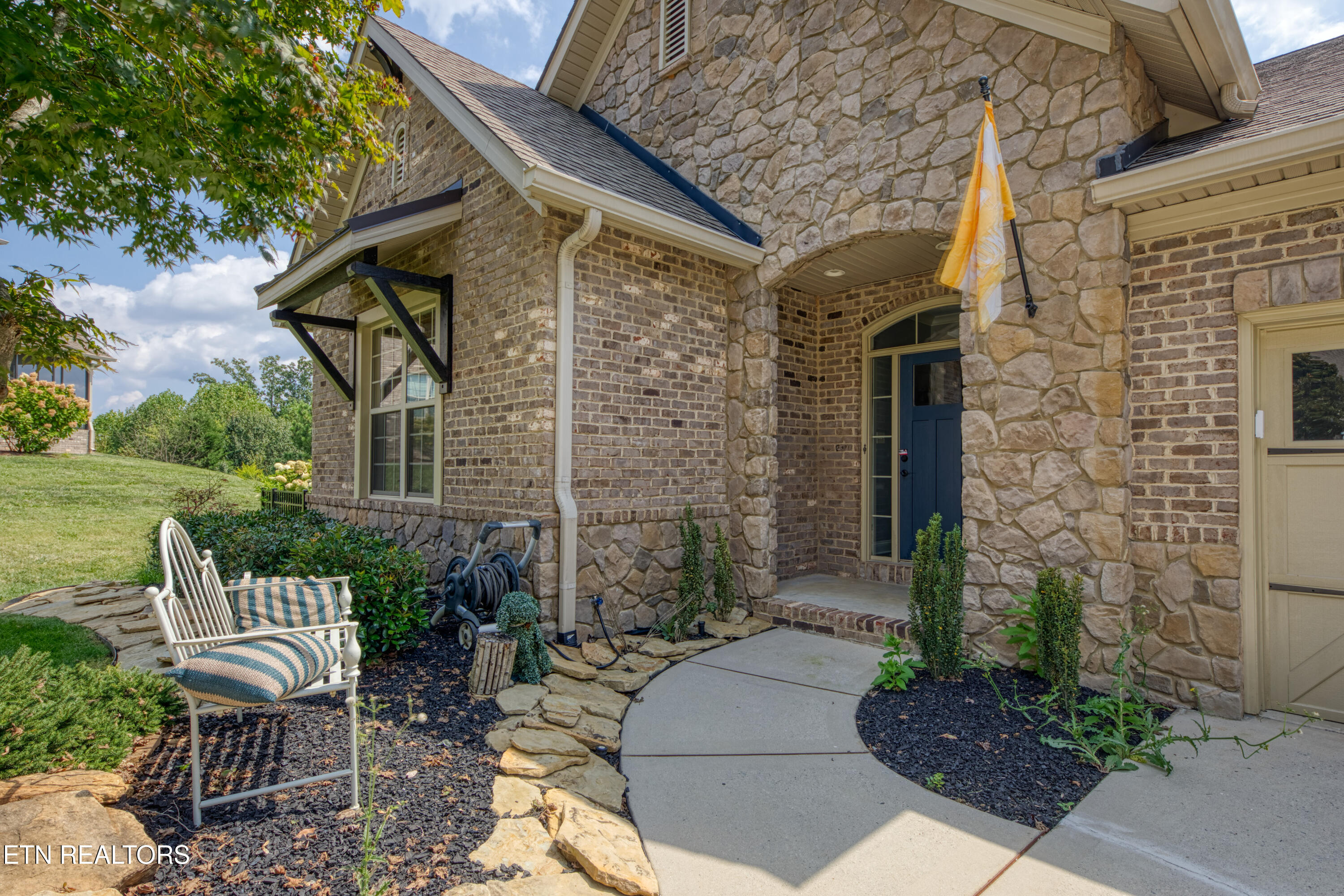 1273 Bishops View Lane