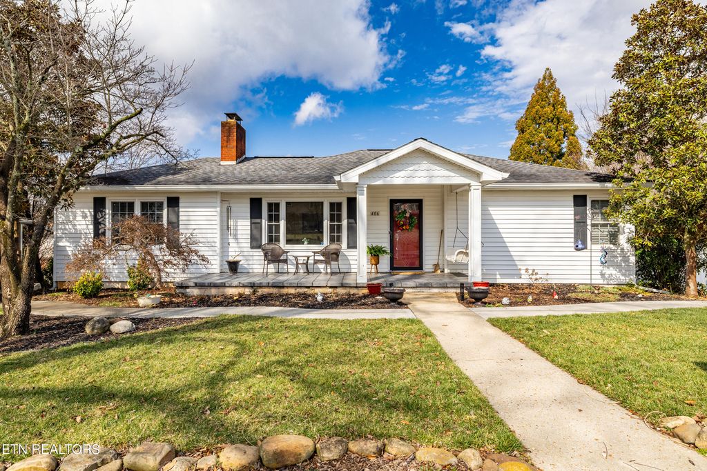 Photo of 406 Chestnut St, Sweetwater, TN 37874 (MLS # 1331089)