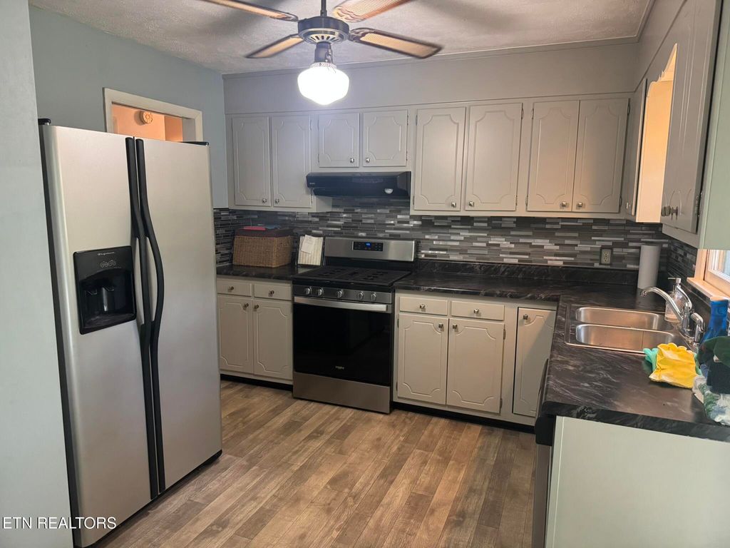 Photo of 664 Sparta Drive, Crossville, TN 38555 (MLS # 1338929)