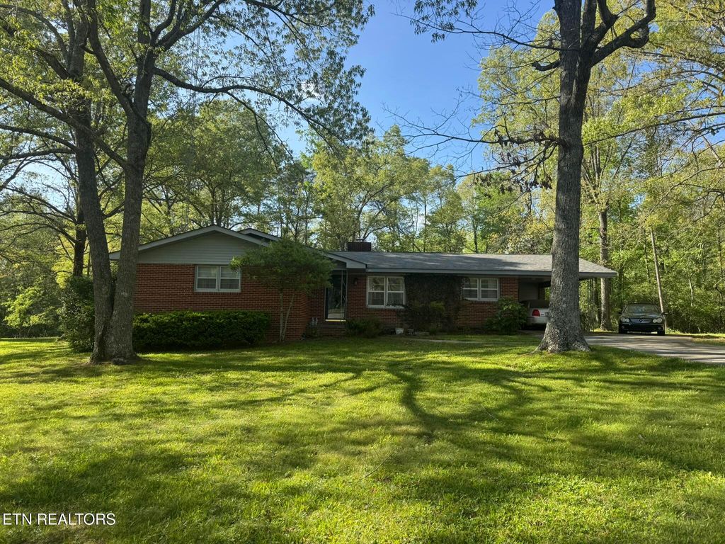 Photo of 664 Sparta Drive, Crossville, TN 38555 (MLS # 1338929)