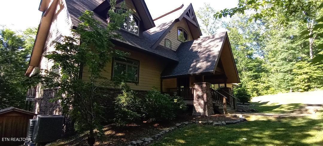 440 Falls Lane
