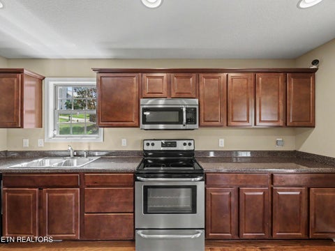 Tiny photo for 813 Mackenzie Drive, Maryville, TN 37804 (MLS # 1355702)
