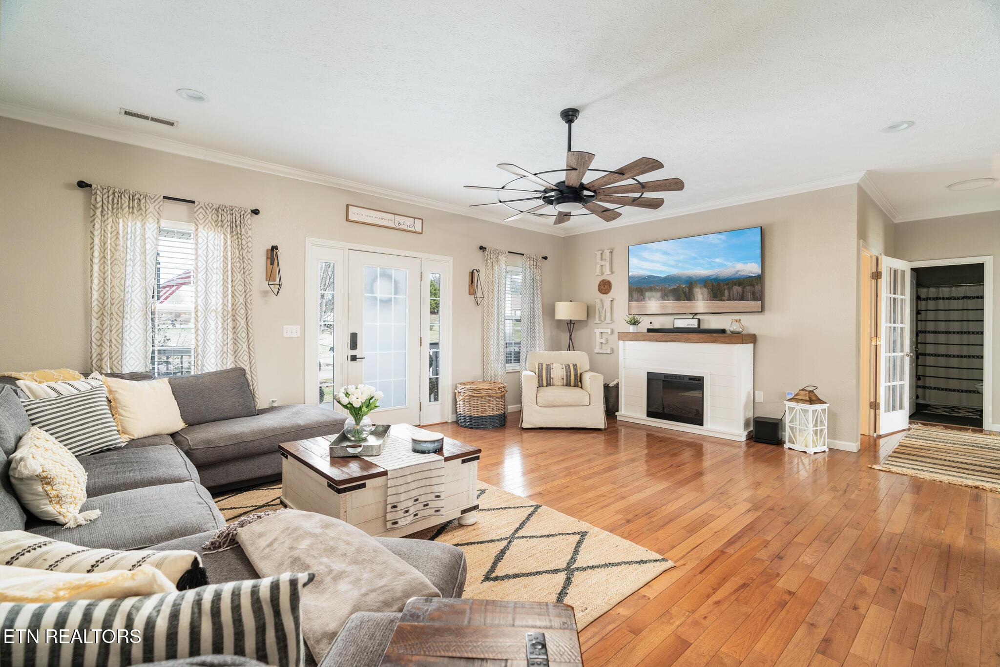 1407 Ellis Woods Loop