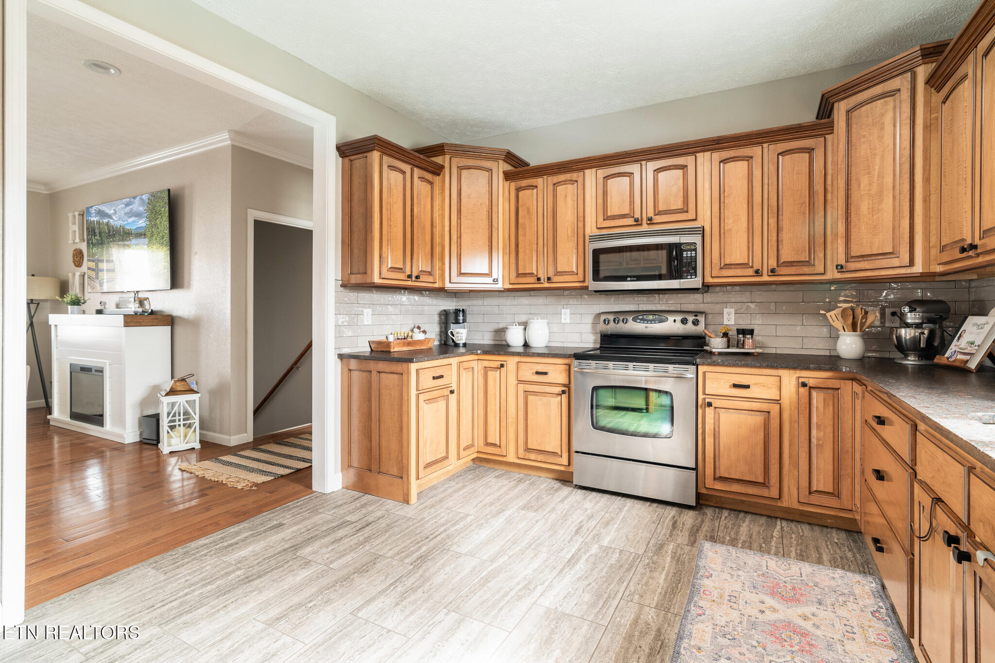 1407 Ellis Woods Loop
