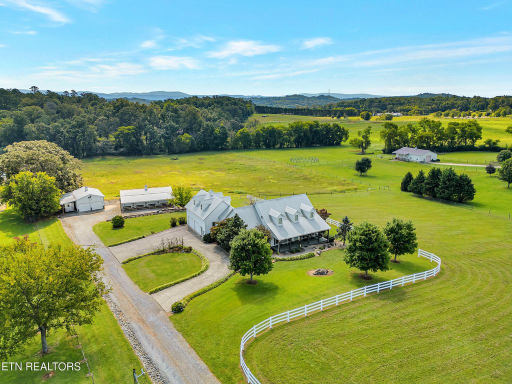 Photo of 909 Gregg Rd, Friendsville, TN 37737 (MLS # 1314947)