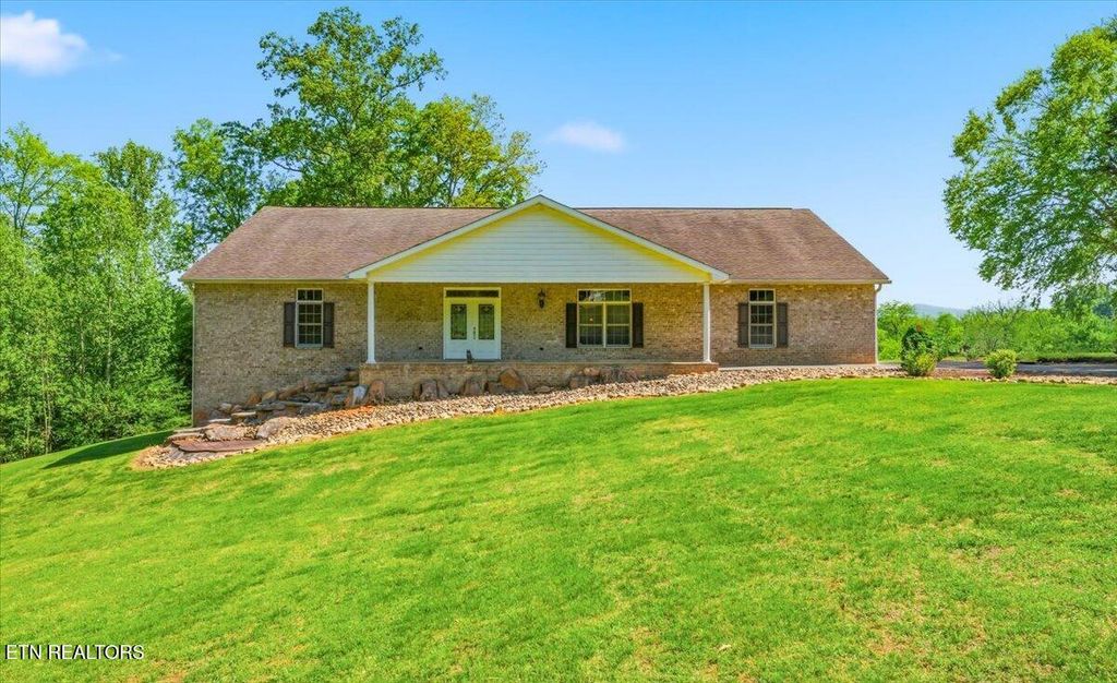Photo of 828 Helton Rd, Maryville, TN 37804 (MLS # 1339531)