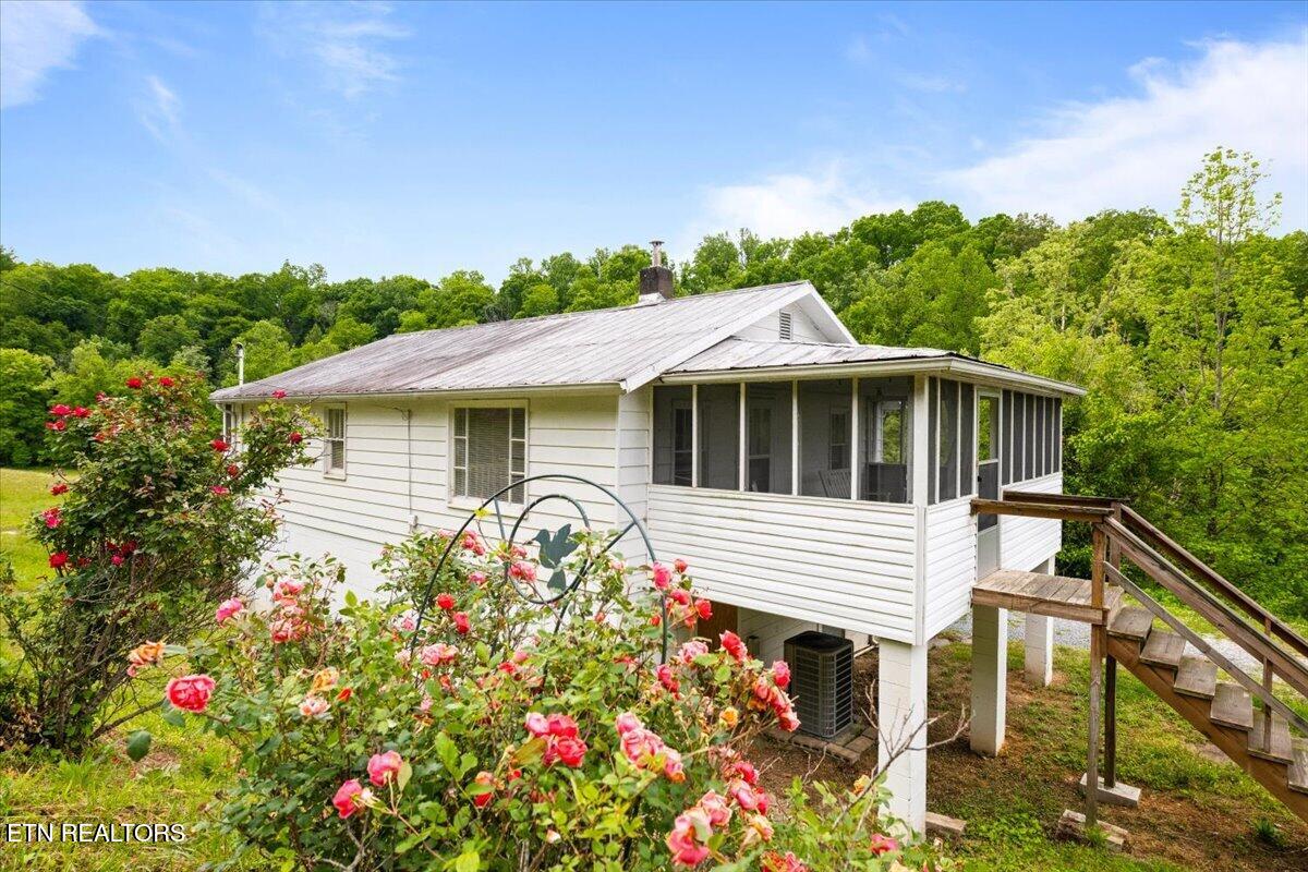 743 Lovely Bluff Rd