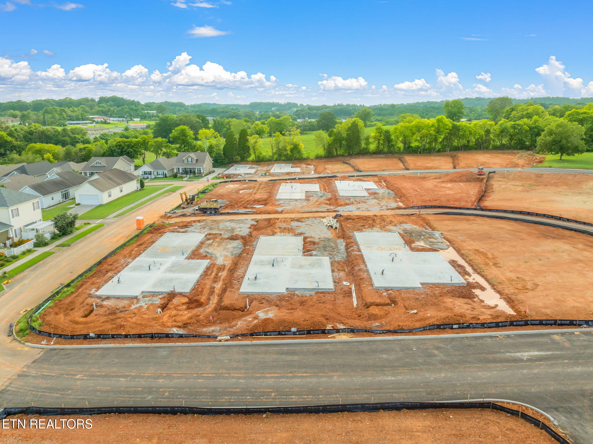 925 Stratford Avenue