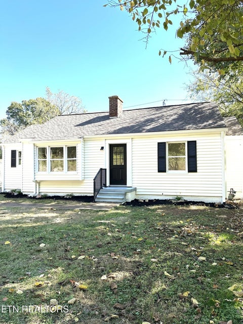 Photo of 1602 Garfield St, Alcoa, TN 37701 (MLS # 1360268)