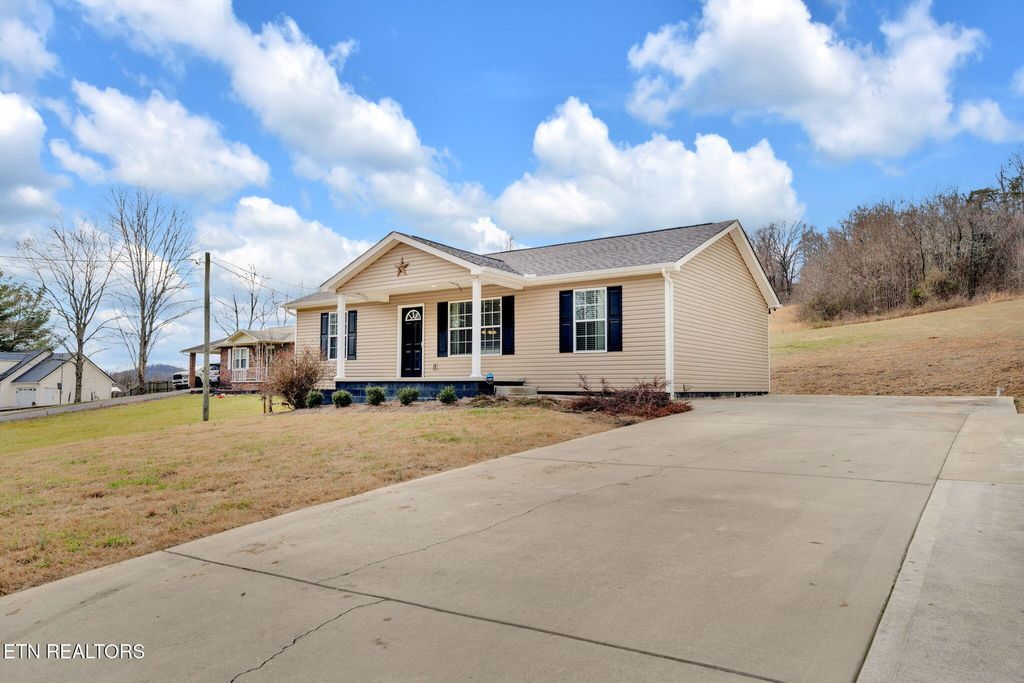 Photo of 143 Oakland Rd, Maynardville, TN 37807 (MLS # 1289388)