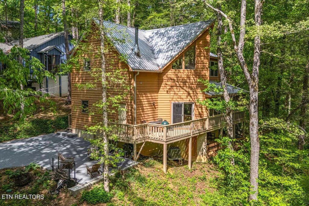 Photo of 102 Cutter Gap Rd, Townsend, TN 37882 (MLS # 1350974)