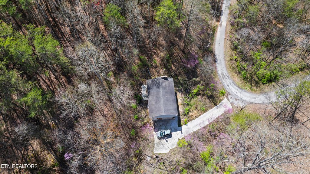 Photo of 246 Graves Hollow Rd, Maynardville, TN 37807 (MLS # 1257581)
