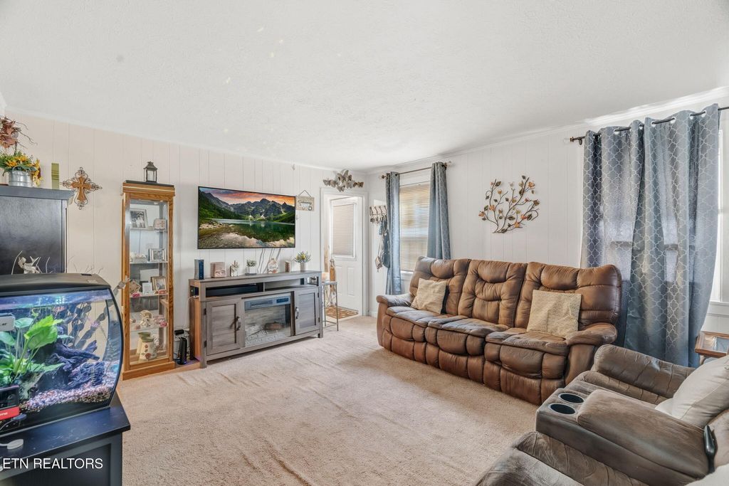 Photo of 674 E Lincoln Rd, Alcoa, TN 37701 (MLS # 1317241)