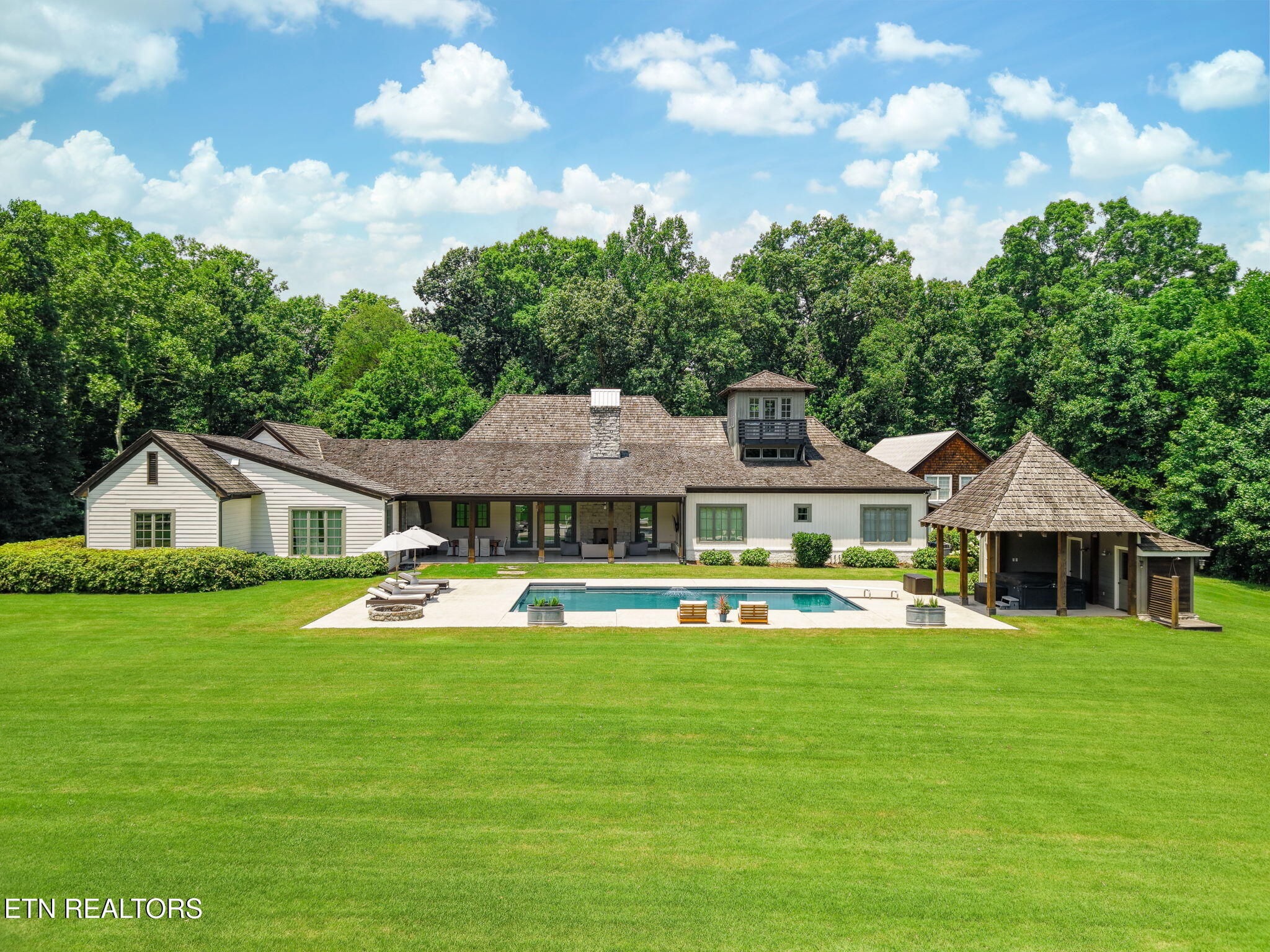 2000 Lawnville Rd