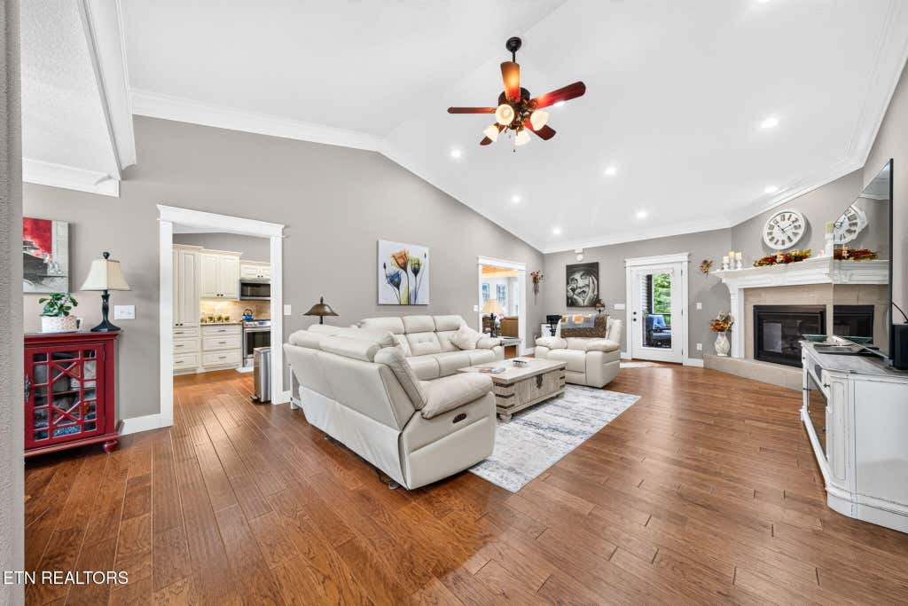 Photo of 359 Hillendale Acres Lane, Crossville, TN 38572 (MLS # 1349403)