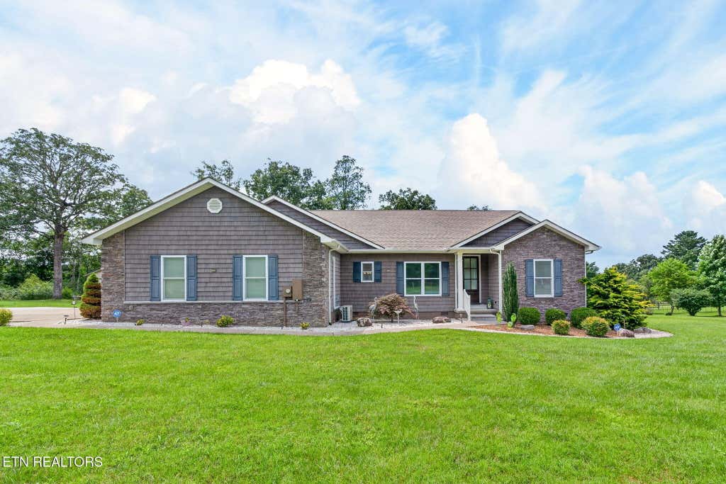 Photo of 359 Hillendale Acres Lane, Crossville, TN 38572 (MLS # 1349403)
