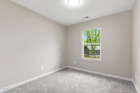 Tiny photo for 513 Hillcrest St, Clinton, TN 37716 (MLS # 1335979)