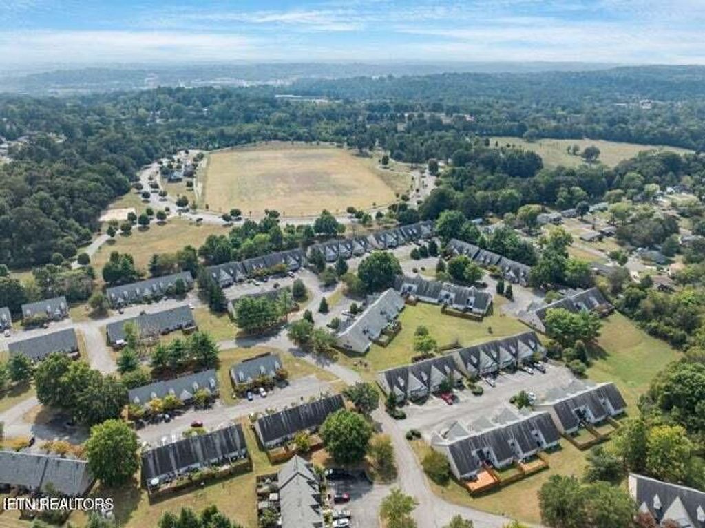 Photo of 5207 Vanardo Way, Knoxville, TN 37912 (MLS # 1323245)