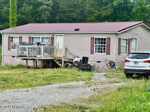 Photo of 122 Wellington St, Harrogate, TN 37752 (MLS # 1342869)
