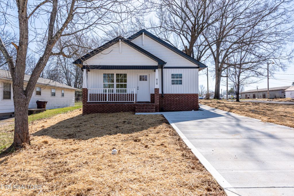 Photo of 818 Ford St, Alcoa, TN 37701 (MLS # 1286305)