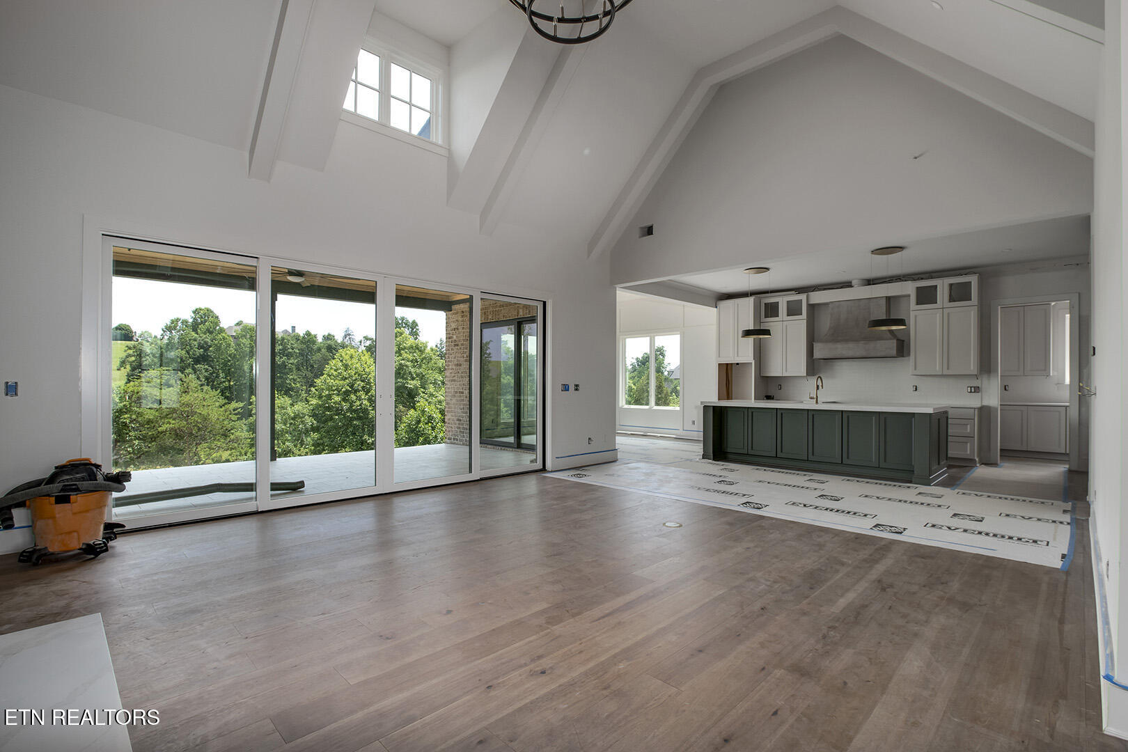 205 Admiral Court