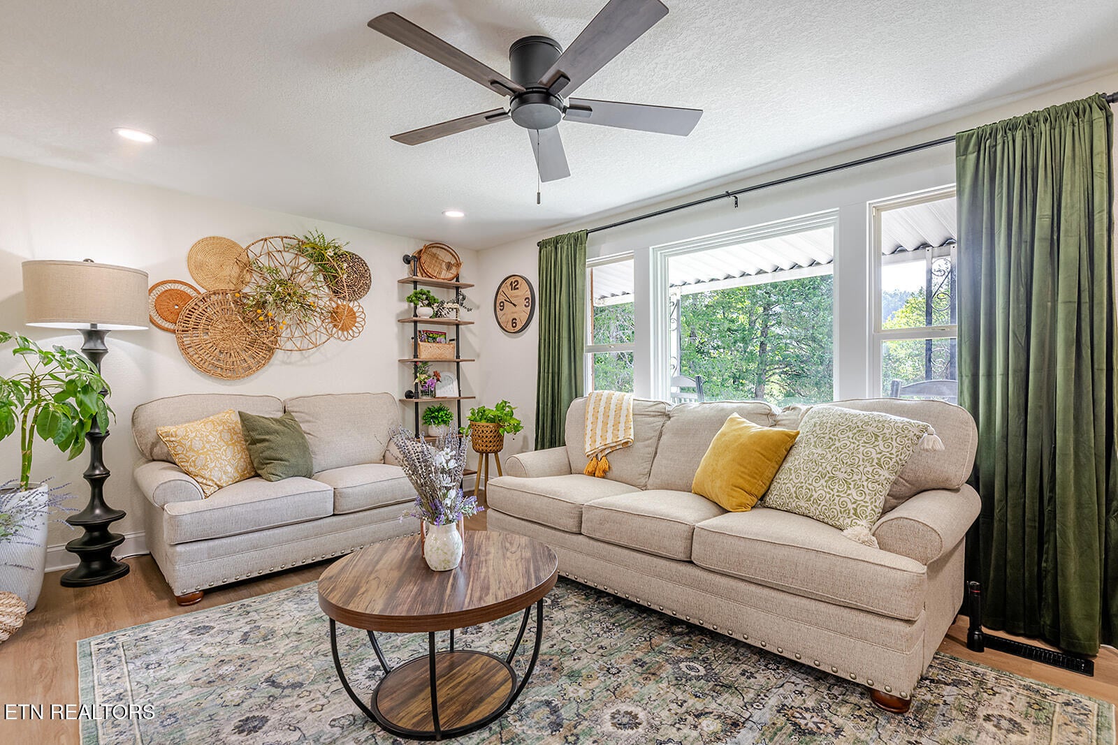 1184 Raccoon Valley Rd