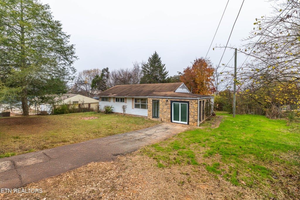 Photo of 4520 Nicholas Rd, Knoxville, TN 37912 (MLS # 1345970)