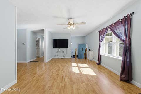 Tiny photo for 140 Walnut St, Deer Lodge, TN 37726 (MLS # 1341930)