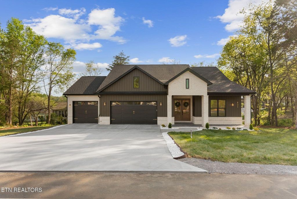 Photo of 501 Dudala Circle, Loudon, TN 37774 (MLS # 1336188)