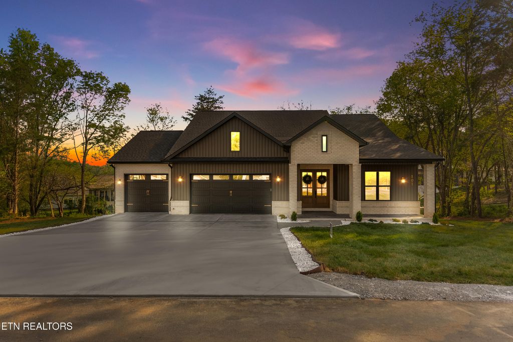 Photo of 501 Dudala Circle, Loudon, TN 37774 (MLS # 1336188)