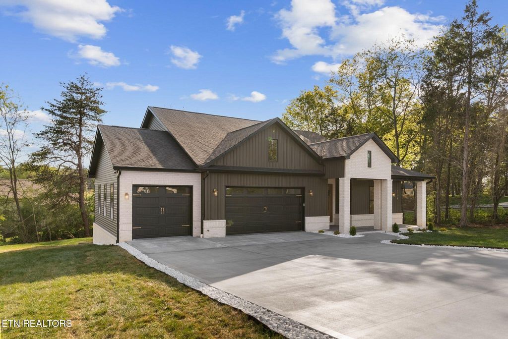 Photo of 501 Dudala Circle, Loudon, TN 37774 (MLS # 1336188)