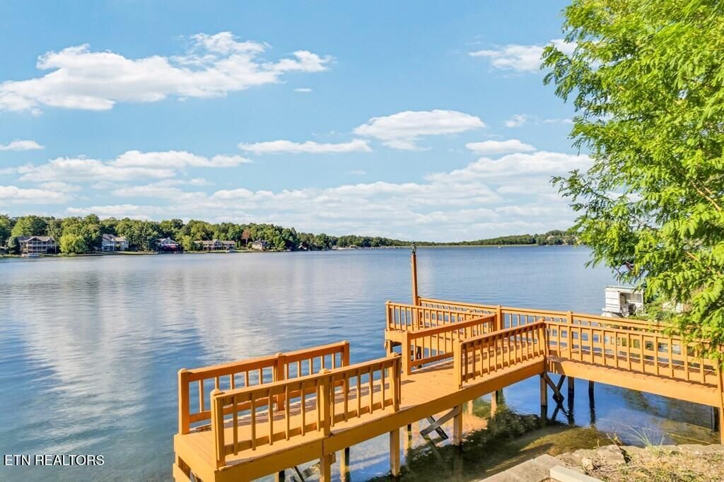 Photo of 43 Markham Terrace, Crossville, TN 38558 (MLS # 1310030)
