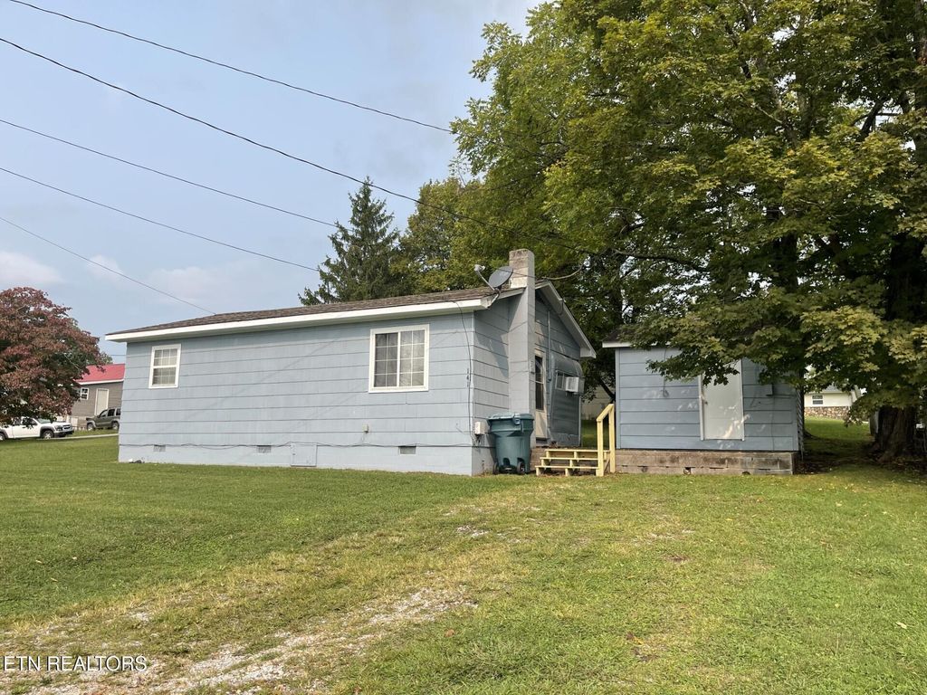 Photo of 141 Dogwood Ave, Crossville, TN 38555 (MLS # 1314438)