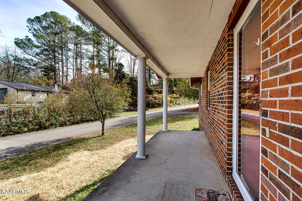 Photo of 2 Zirkle Rd, Kingston, TN 37763 (MLS # 1337429)