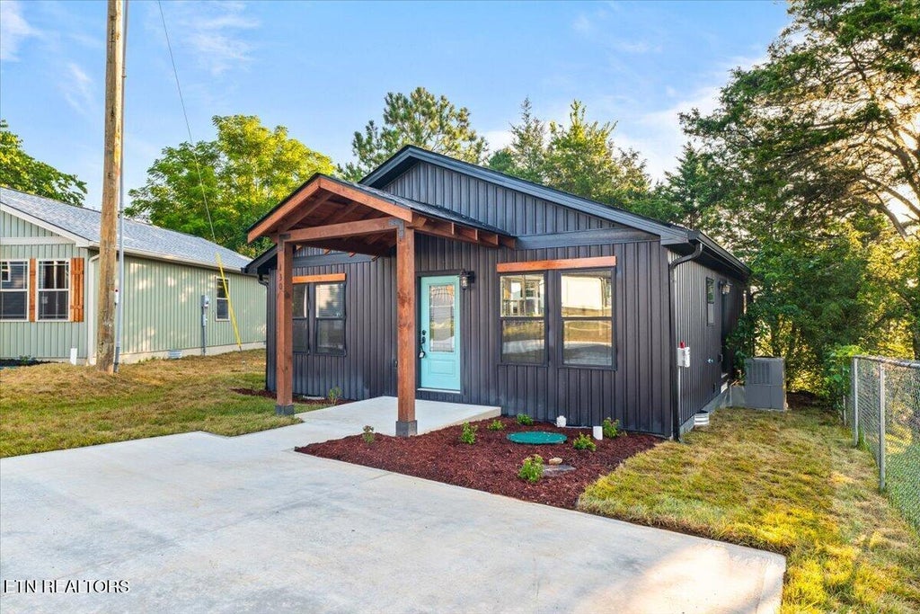Photo of 130 Azalea Lane Ln #5, Jacksboro, TN 37757 (MLS # 1354310)