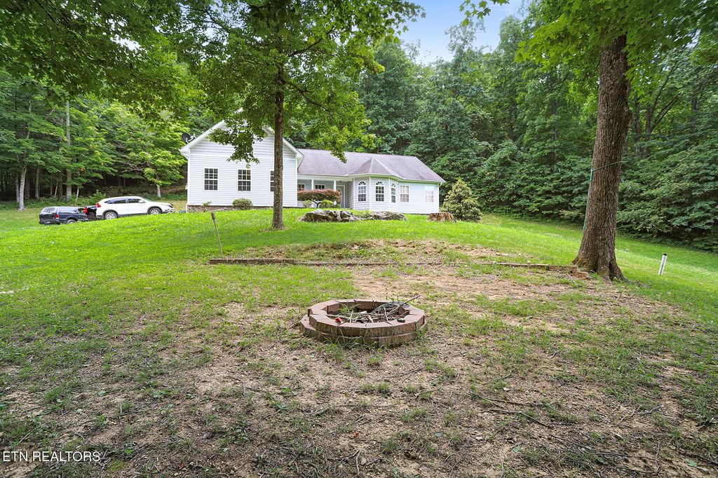 Photo of 982 Jordan Rd, Washburn, TN 37888 (MLS # 1306022)