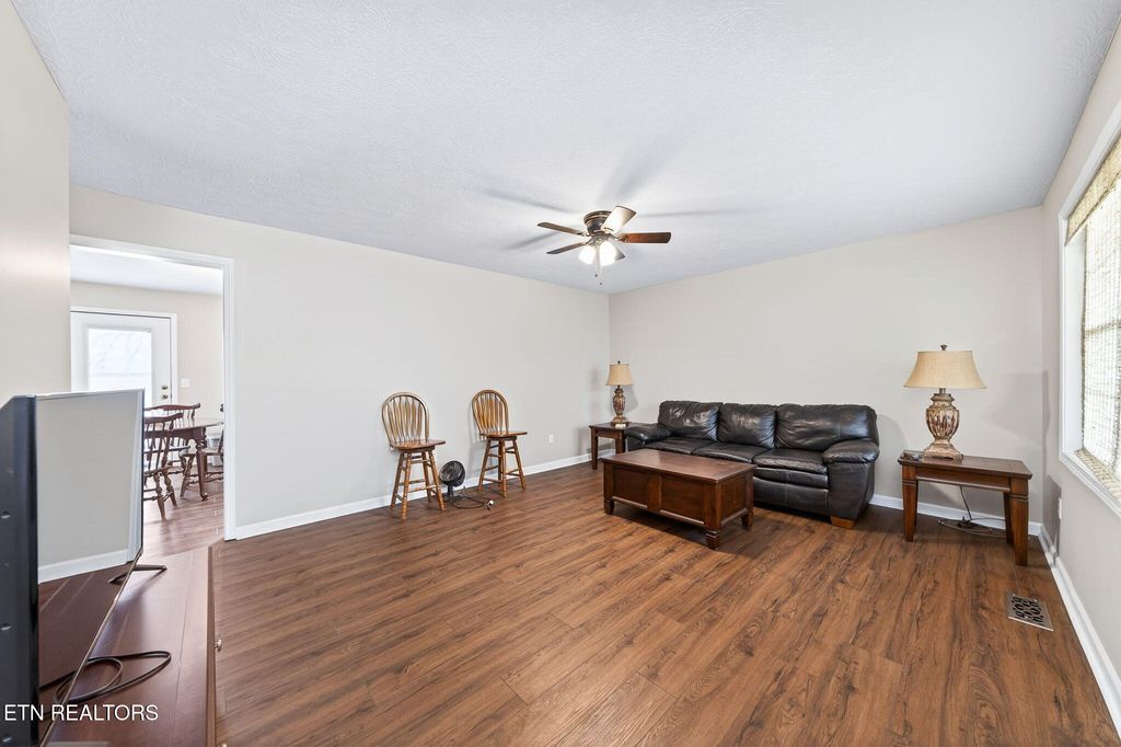 Photo of 150 Dillon St, Crossville, TN 38555 (MLS # 1330011)