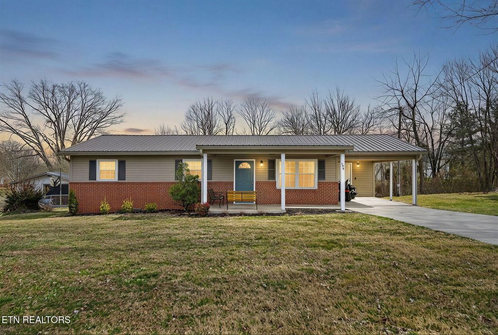 Photo of 150 Dillon St, Crossville, TN 38555 (MLS # 1330011)