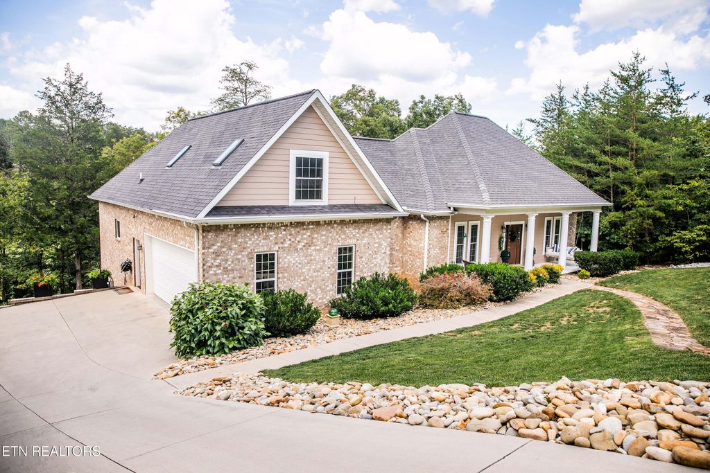 Photo of 339 Eagles Ridge Ln, Tazewell, TN 37879 (MLS # 1313749)