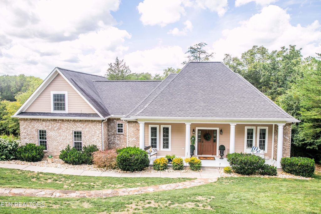 Photo of 339 Eagles Ridge Ln, Tazewell, TN 37879 (MLS # 1313749)